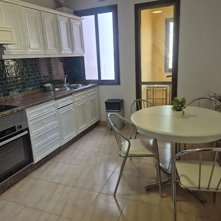 منزل للإقامة En El Centro Cerca De Vialia *
